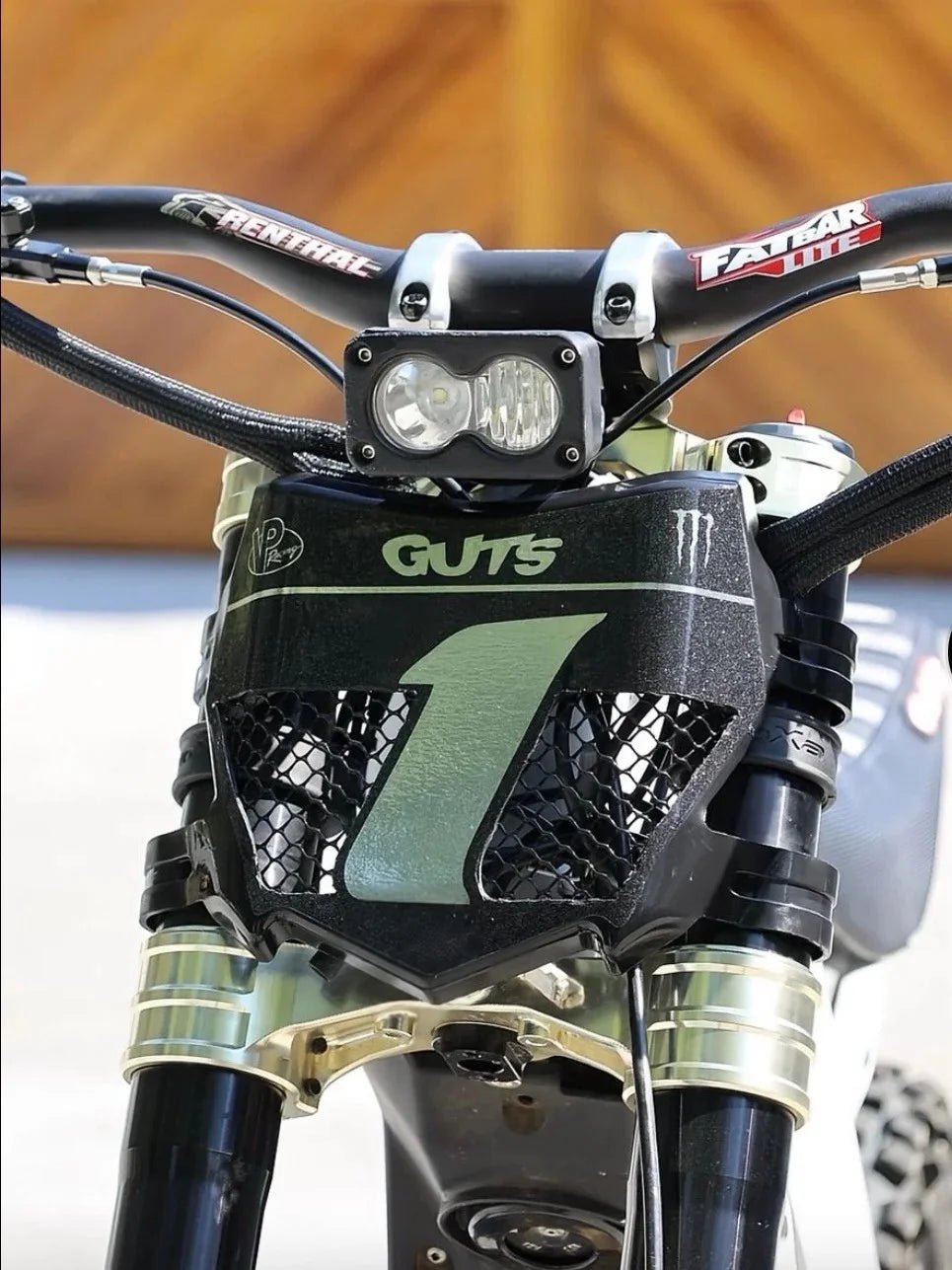 BUDGET VENTED MOTOCUTZ PLATE